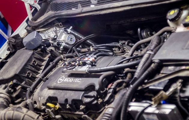 Opel Astra J 1.4 turbo - снимка 10